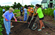 Growing the Community – Simple Gifts Community Garden _ By Lindsey Fano